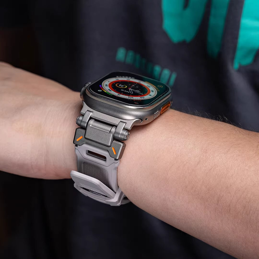 Explorer Rubber Band With Titanium Adapter For Apple Watch