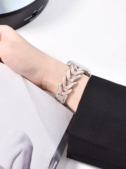 Woman's Luxury Heart Bracelet - Gold Apple WatchBands