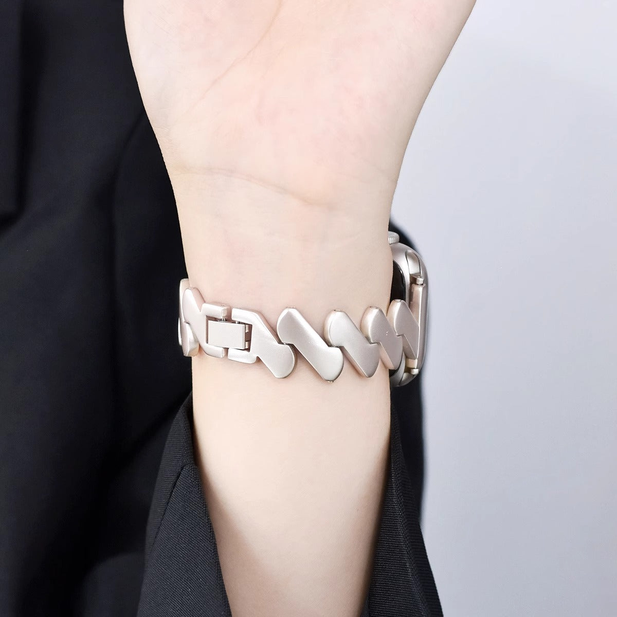 WOMEN LUXURY APPLE WATCH STRAP